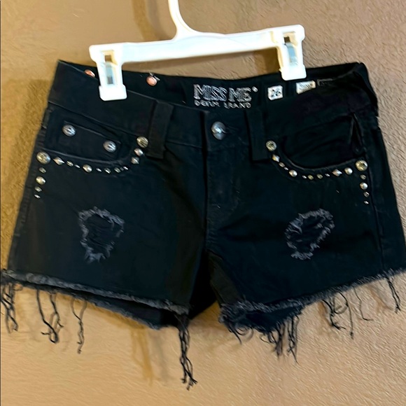 Price will go up to $80 after show ‼️Miss Me 26 NWT Black Jean Shorts - Picture 13 of 16